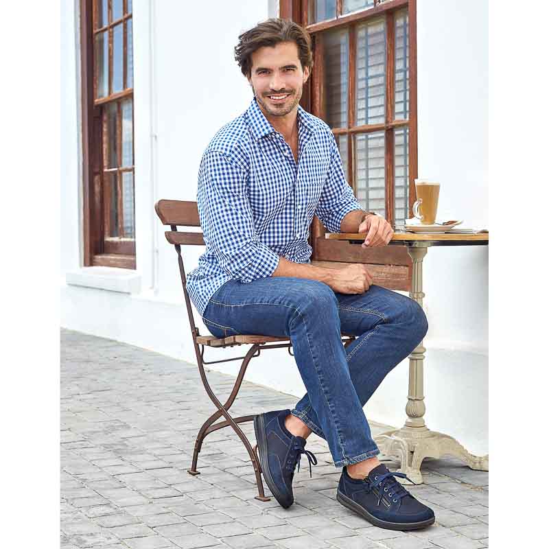 MODEL Benno