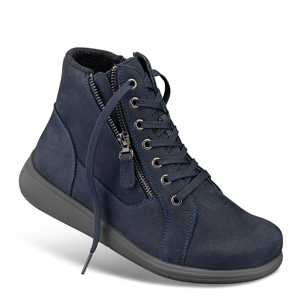 MODEL Lavine TEX