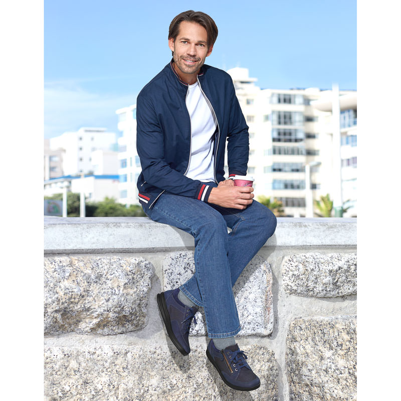 MODEL Benno