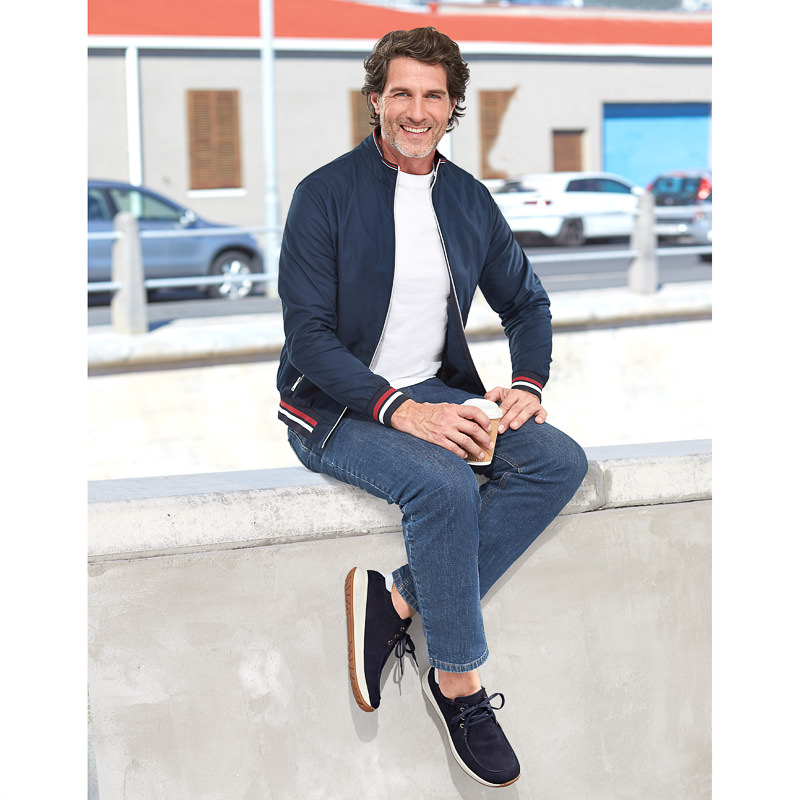 MODEL Casano